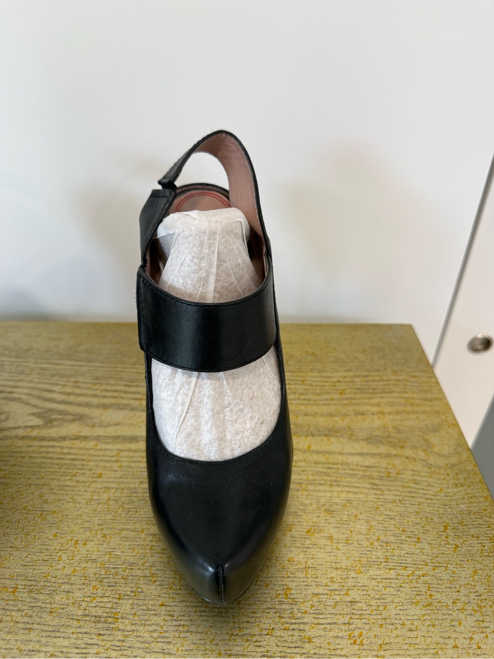 5/48 Saks Fifth Avenue leather platform hills 4.5” hill and 2” platform